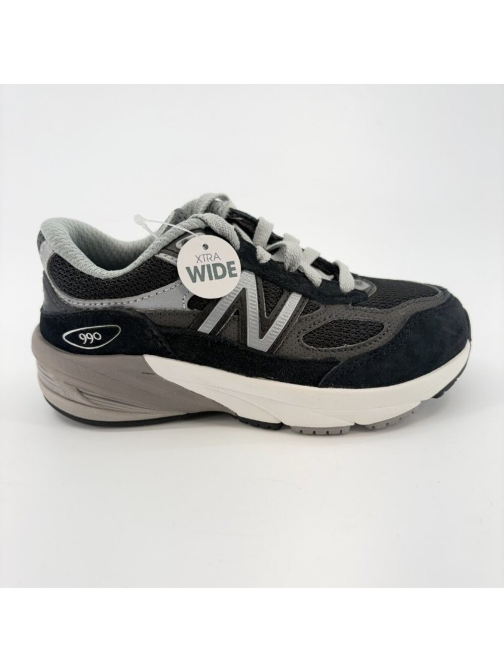New Balance 990v6 Boys Size 11C Black White Gray Athletic Running Shoes Sneakers